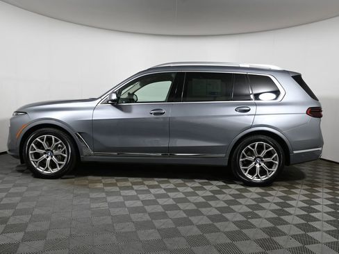 Certified 2024 BMW X7 xDrive40i w/ Premium Package AWD/4WD image 2