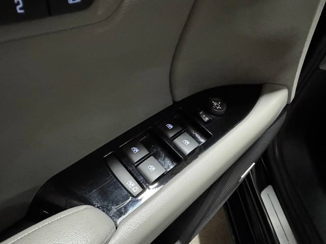 Used 2016 Cadillac XTS Luxury w/ Driver Awareness Package FWD image 15