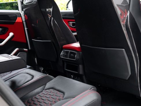 Used 2022 Lamborghini Urus image 57