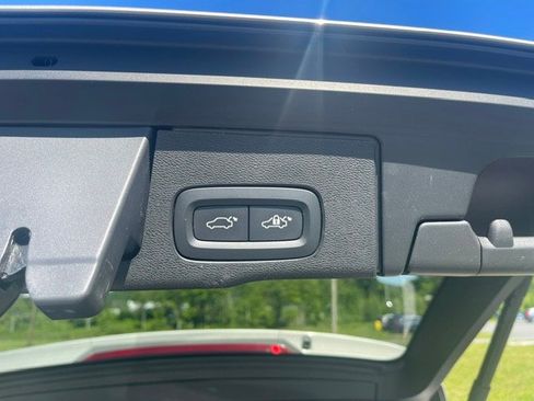 Used 2024 Volvo XC60 B5 Core w/ Climate Package AWD/4WD image 10