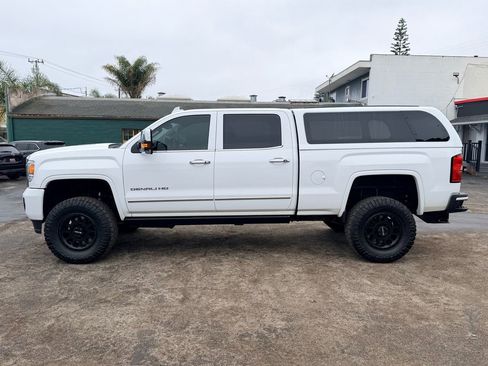 Used 2015 GMC Sierra 2500 Denali w/ Duramax Plus Package image 8