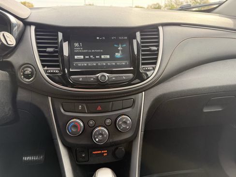 Used 2017 Chevrolet Trax LT w/ Driver Confidence Package image 8