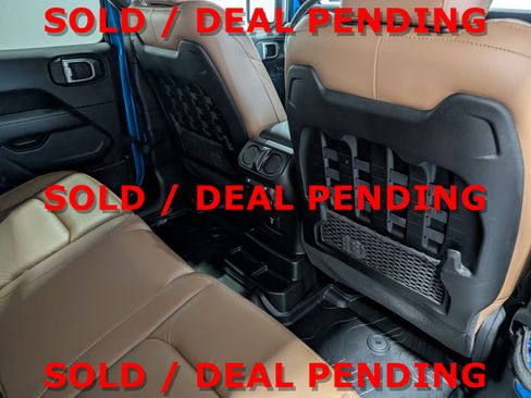Used 2021 Jeep Wrangler Unlimited Rubicon AWD/4WD image 15