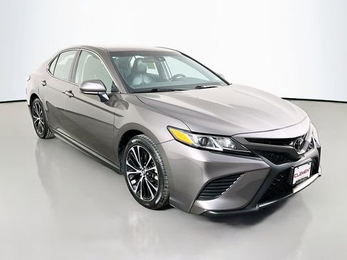 Used 2020 Toyota Camry SE image 4
