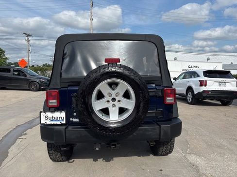 Used 2013 Jeep Wrangler Unlimited Sport w/ Max Tow Pkg AWD/4WD image 6