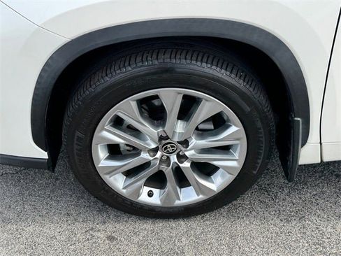 Used 2020 Toyota Highlander Limited image 13