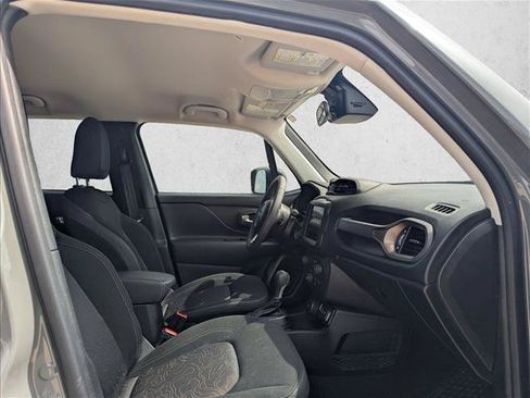 Used 2023 Jeep Renegade Latitude AWD/4WD image 15