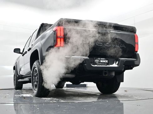 Used 2024 Toyota Tacoma TRD Off-Road image 37