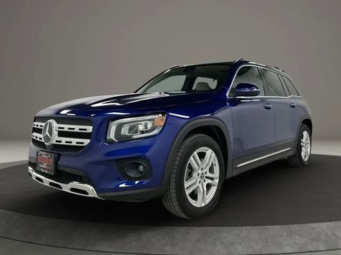 Used 2022 Mercedes-Benz GLB 250 4MATIC w/ Premium Package Lite image 1