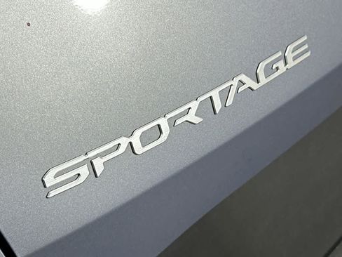 Used 2023 Kia Sportage EX FWD image 7