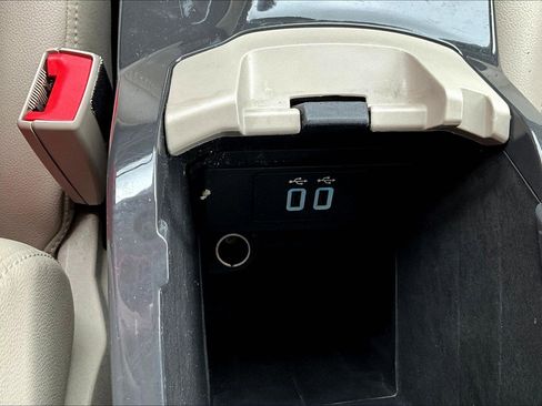 Used 2016 Ford Escape Titanium image 16