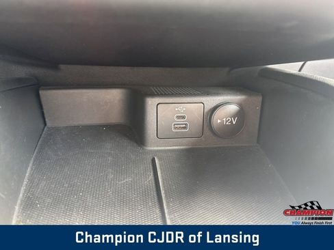 Used 2025 Ford Escape ST-Line Select AWD/4WD image 25