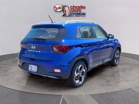 New 2025 Hyundai Venue Limited image 4