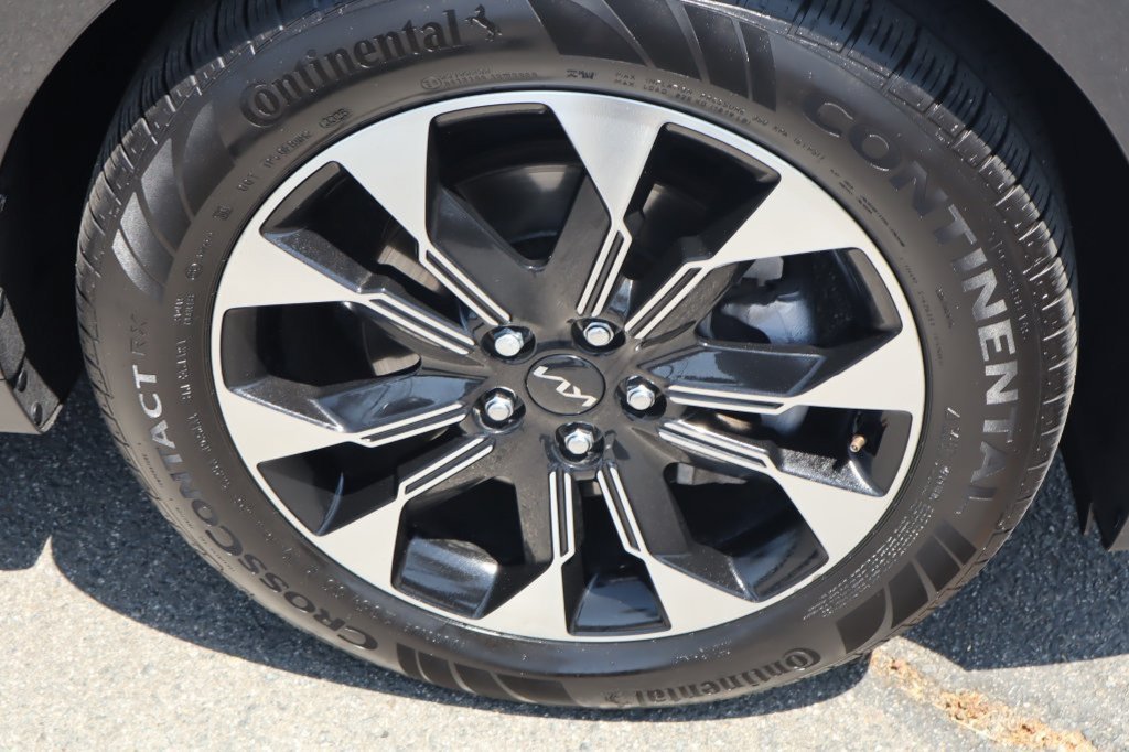 Used 2024 Kia Carnival EX FWD image 10