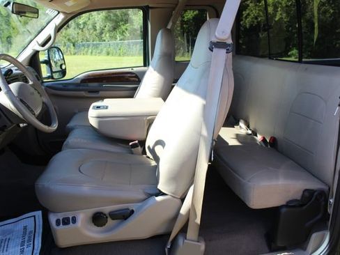 Used 2000 Ford F250 Lariat image 19