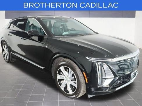 Certified 2024 Cadillac Lyriq Tech w/ Driver Assist Package AWD/4WD image 11