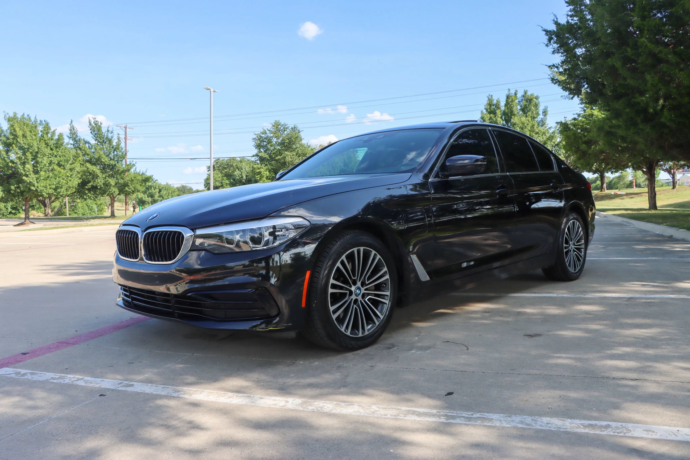Used 2019 BMW 530e w/ Convenience Package RWD image 3