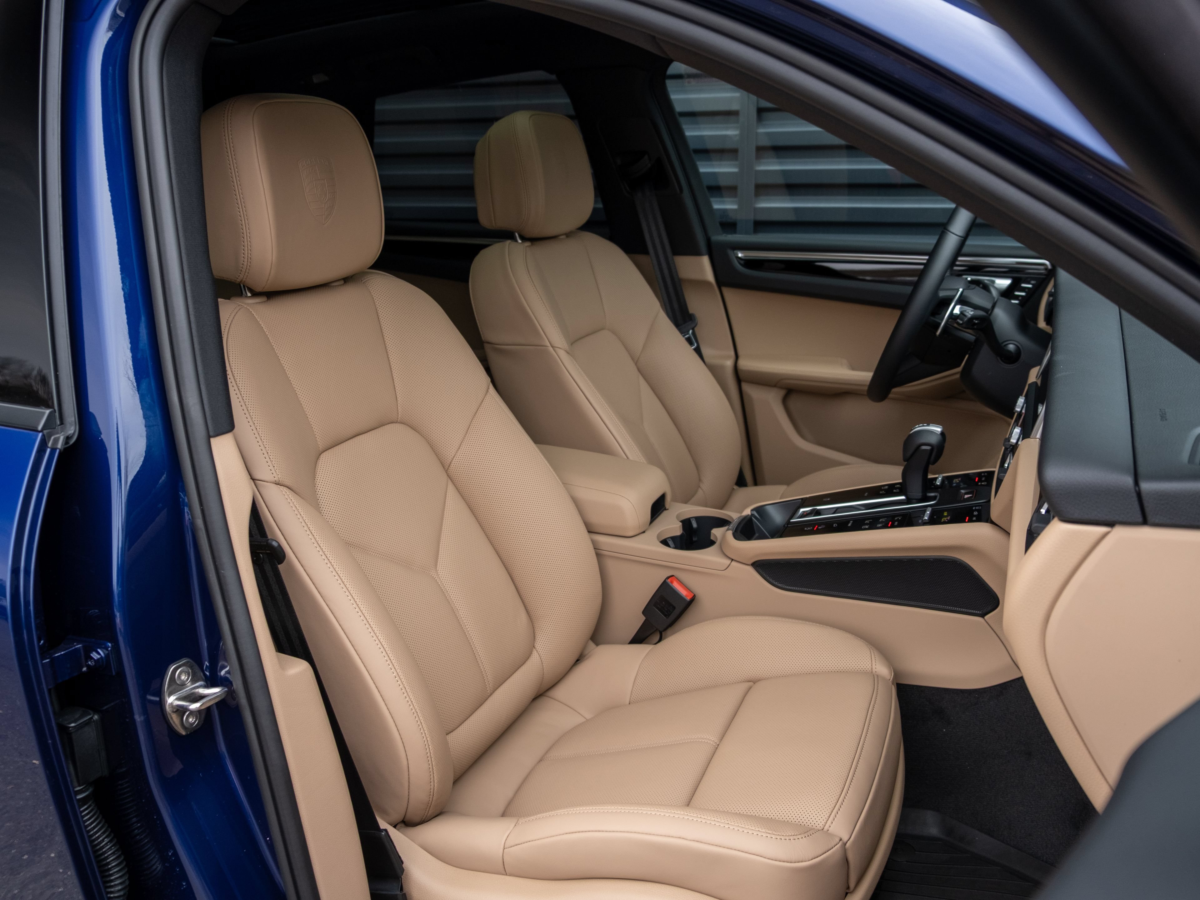 Certified 2026 Porsche Macan AWD/4WD image 39