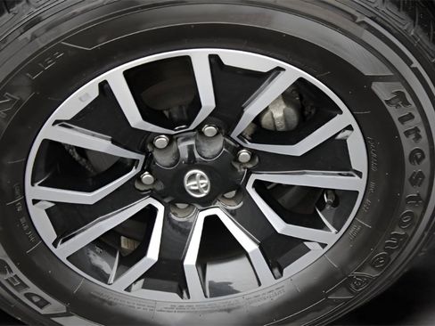 Used 2023 Toyota Tacoma TRD Sport image 31