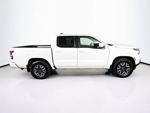Used 2024 Nissan Frontier SL image 10