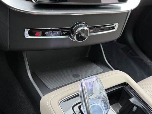 New 2026 Volvo XC90 B6 Ultra w/ Lounge Package image 22