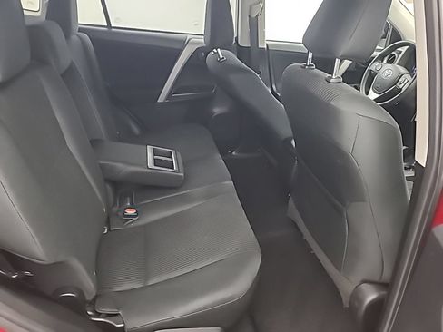 Used 2018 Toyota RAV4 LE AWD/4WD image 16