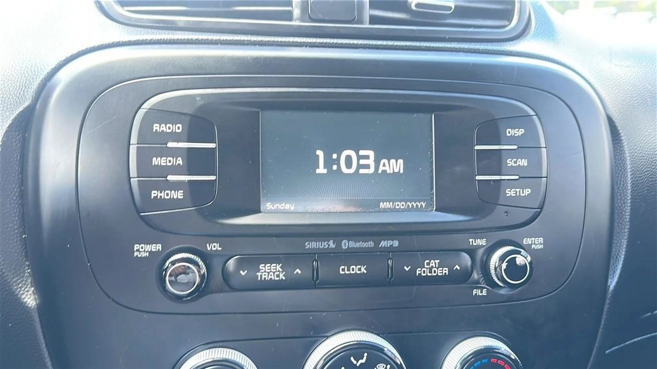 Used 2016 Kia Soul + FWD image 39