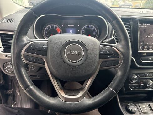 Used 2019 Jeep Cherokee Limited image 17