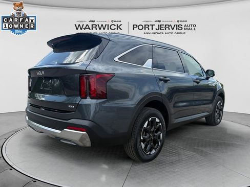 Used 2024 Kia Sorento S w/ Panoramic Sunroof Package AWD/4WD image 5