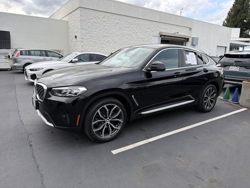 Certified 2023 BMW X4 xDrive30i w/ Premium Package image 3