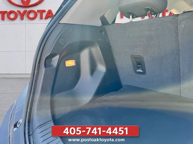 Used 2022 Chevrolet Bolt LT FWD image 29