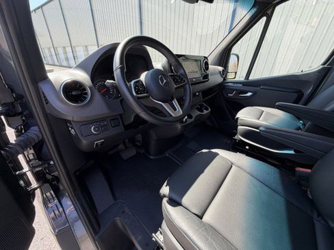 Used 2022 Mercedes-Benz Sprinter 2500 image 37