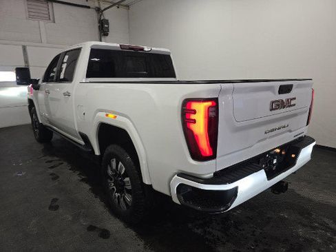 Used 2024 GMC Sierra 2500 Denali w/ Denali Reserve Package AWD/4WD image 4