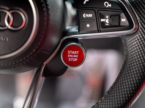 Used 2018 Audi R8 V10 image 45