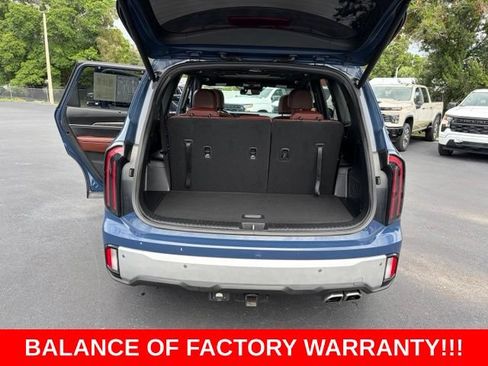 Used 2024 Kia Telluride EX w/ EX Captain's Chair Package FWD image 17