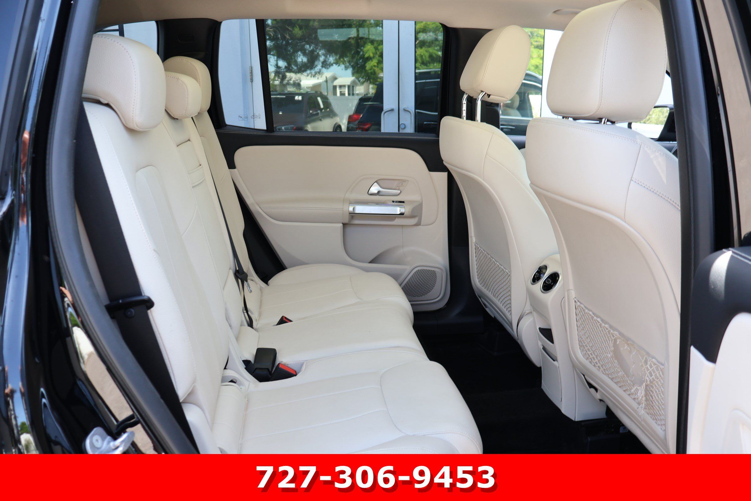 Used 2023 Mercedes-Benz GLB 250 4MATIC w/ Premium Package image 19