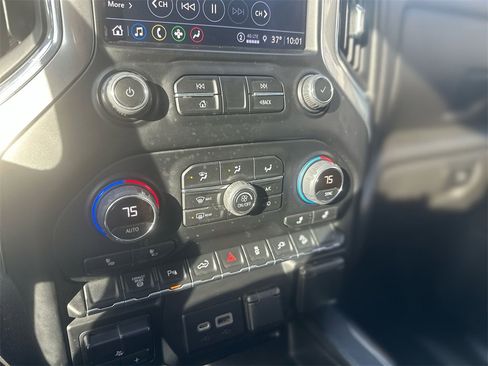 Used 2022 Chevrolet Silverado 2500 LT w/ Z71 Sport Edition image 17