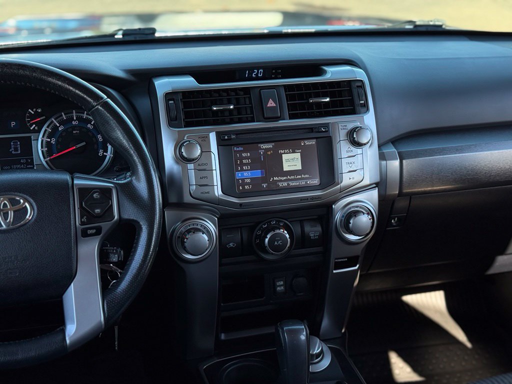 Used 2016 Toyota 4Runner SR5 AWD/4WD image 19