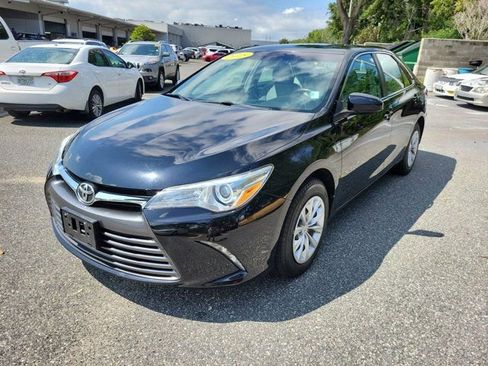 Used 2015 Toyota Camry LE FWD image 14
