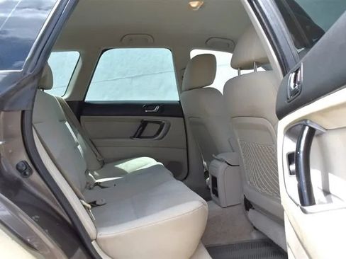 Used 2008 Subaru Outback 2.5i L.L. Bean AWD/4WD image 23