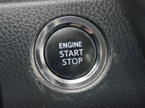 Used 2023 Toyota Camry SE image 9