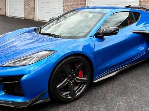 Used 2024 Chevrolet Corvette Z06 w/ Z07 Performance Package RWD image 1