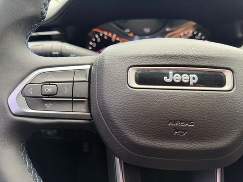 Used 2022 Jeep Compass Latitude FWD image 24