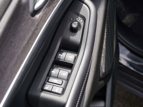 Used 2023 Jeep Grand Cherokee L Limited w/ Black Appearance Package AWD/4WD image 15