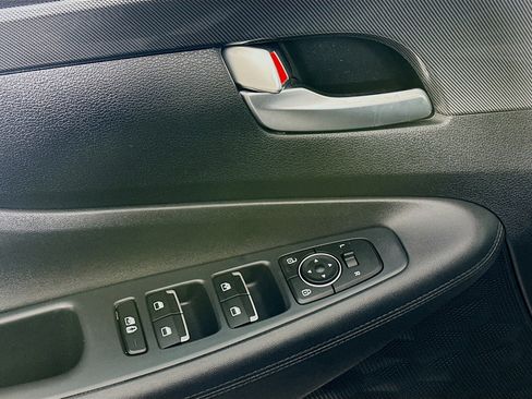 Certified 2023 Hyundai Santa Fe SE image 17