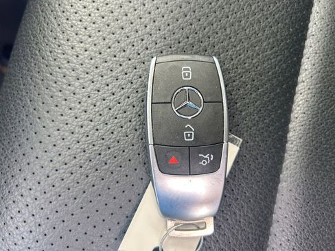 Used 2024 Mercedes-Benz GLE 450e 4MATIC image 47