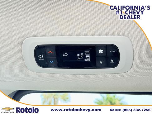Used 2023 Chrysler Pacifica Touring-L FWD image 19
