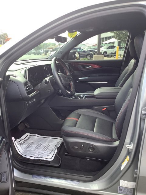 Used 2025 Chevrolet Traverse RS AWD/4WD image 18