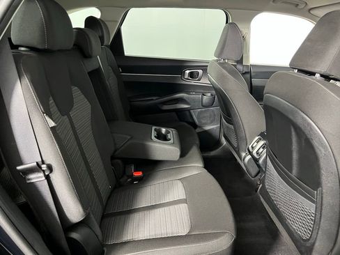 Used 2024 Kia Sorento LX image 28