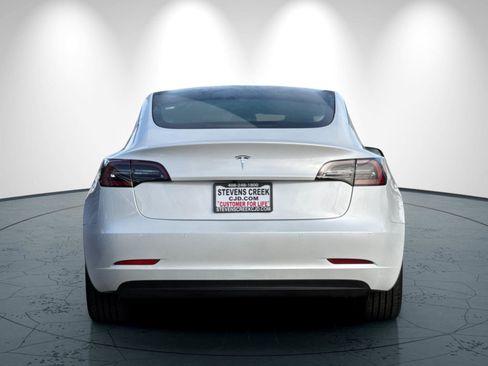 Used 2021 Tesla Model 3 Standard Range Plus image 5